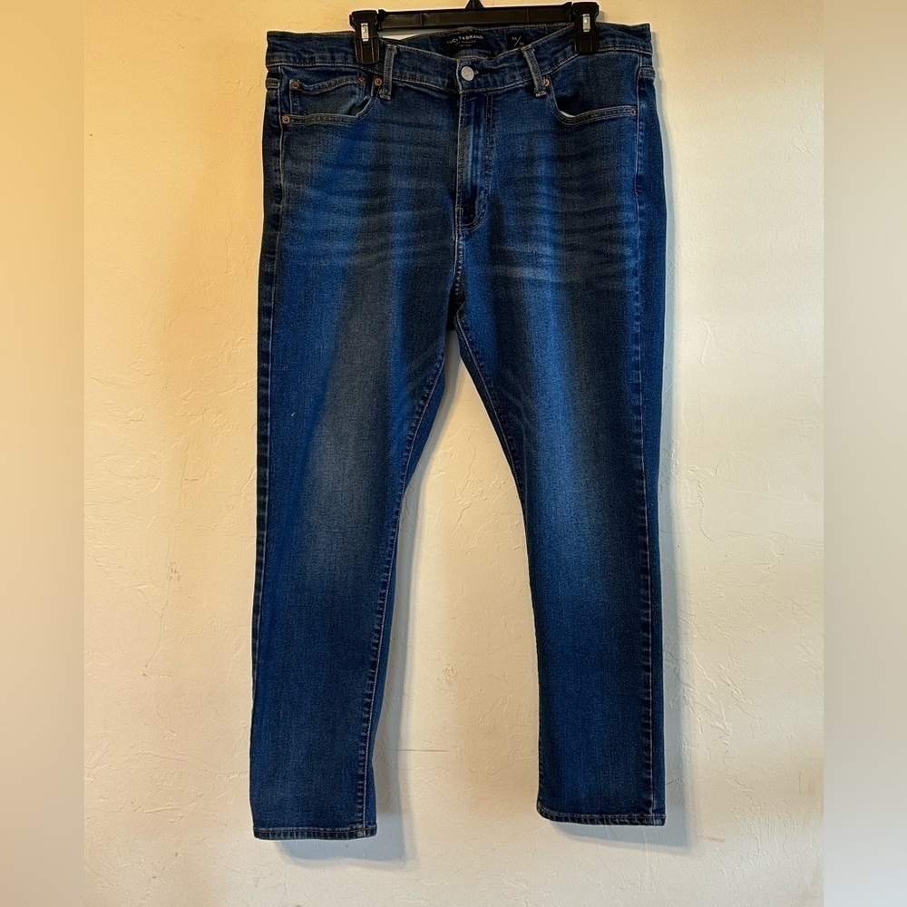 Lucky Brand 410 Athletic Slim Style Medium Wash Straight Leg Jeans Sz 38 X 30